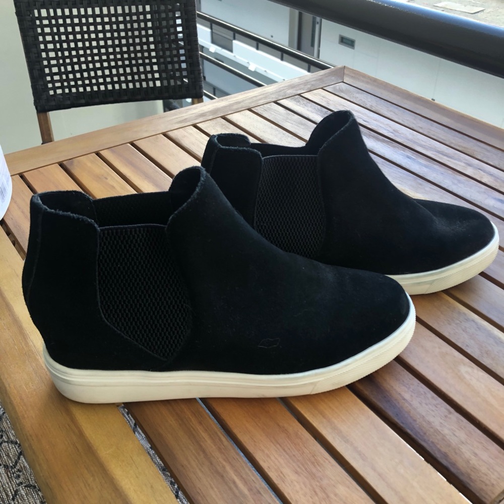 Black Steve Madden sneakers
